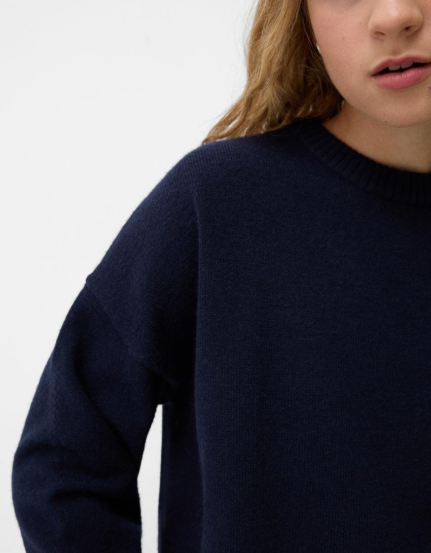 soft-touch sweater with round neckline