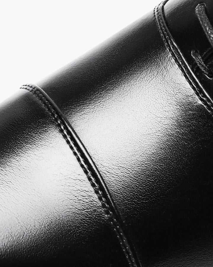 CLASSIC LEATHER SHOES